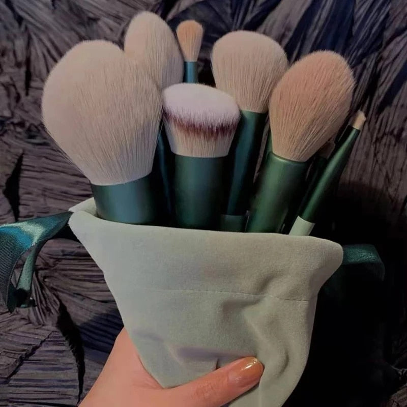 13pcs Soft Makeup Brushes Set Eyeliner Eye Shadow Brush Cosmetic Foundation Blush Powder Blending Beauty Makeup Tool Maquiagem 13 PCS Makeup Brushes Set in bag DailyAlertDeals   